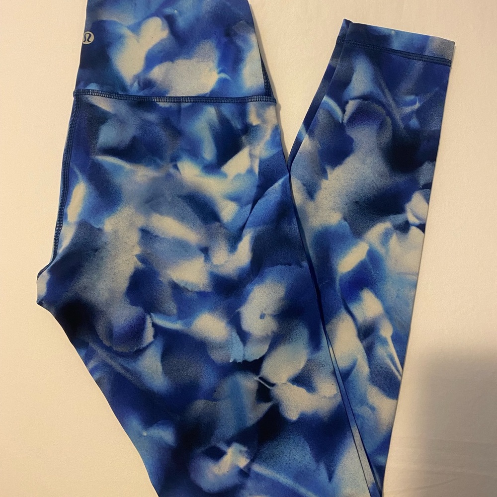 Lululemon leggings size 6